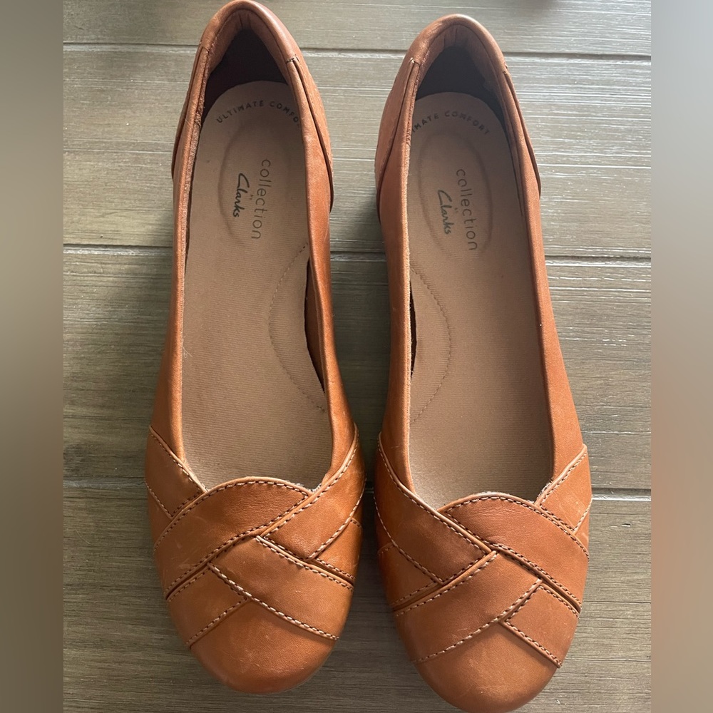 Clark’s brown flats